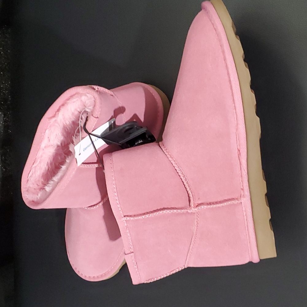 Women's Suede Winter Boots - Picture 10 of 17